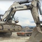 Liebherr 984C loading on heavy duty trailer