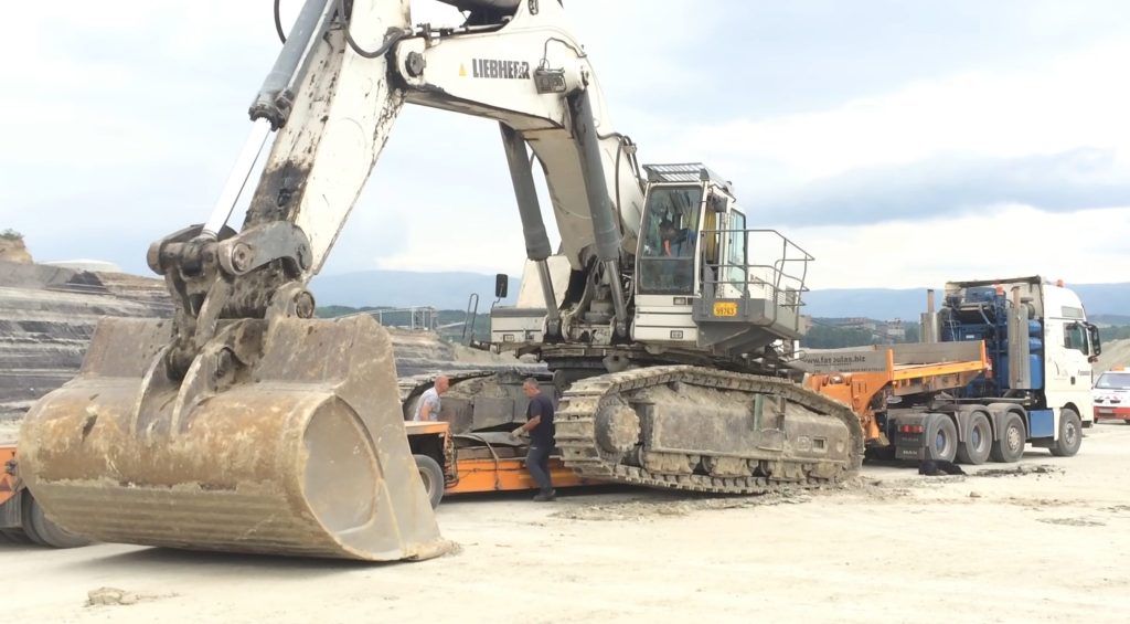 Liebherr 984C loaded on heavy duty trailer