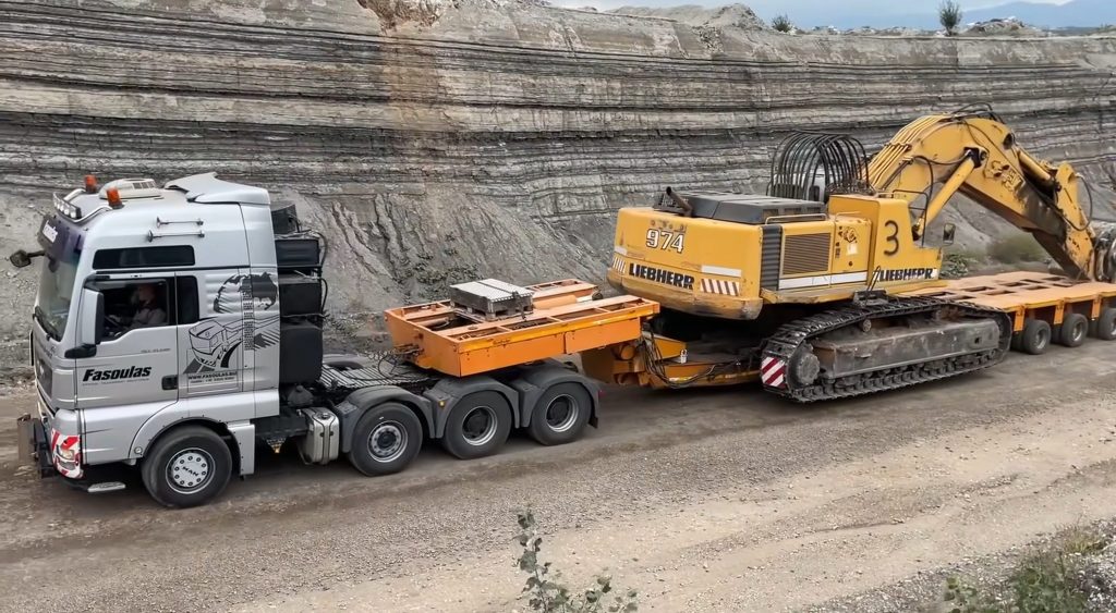 Transporting The Liebherr 974 Excavator