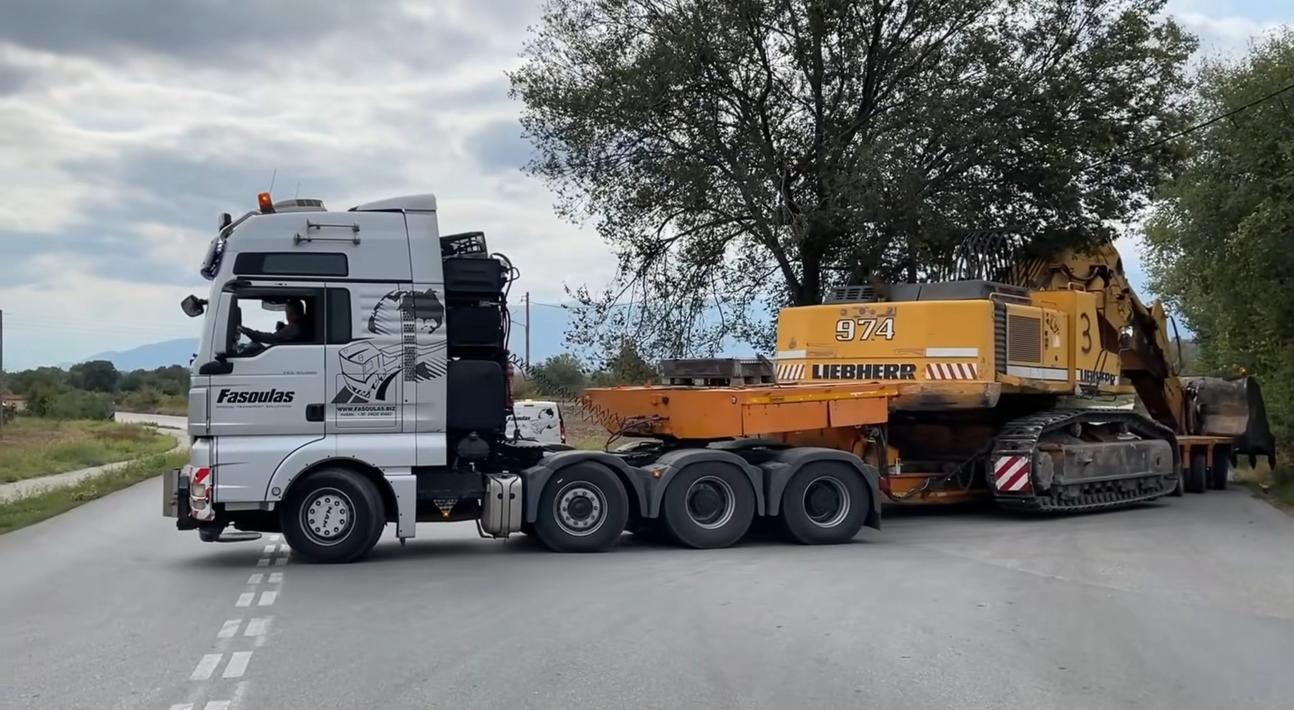 Transporting The Liebherr 974 Excavator