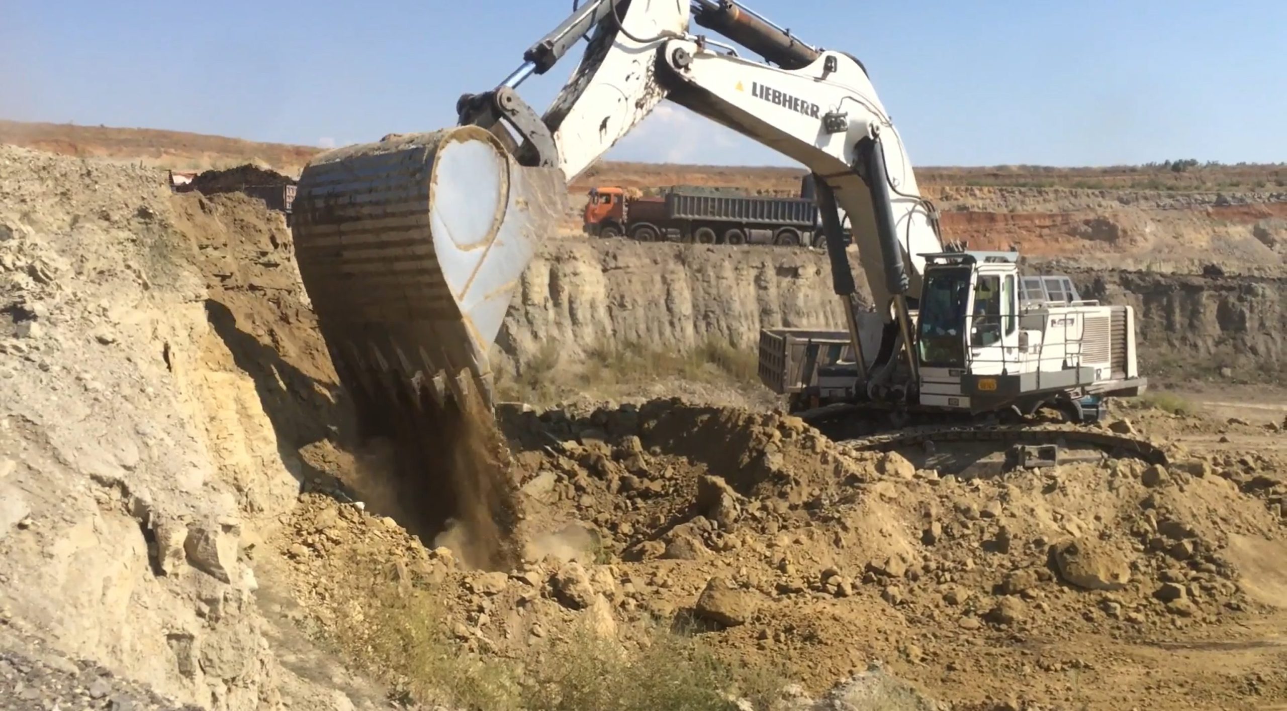 Liebherr 984 Excavator